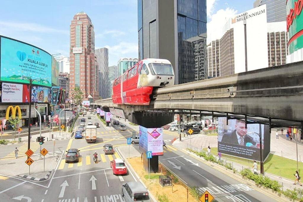 Pangsapuri Fahrenheit Bukit Bintang Big Group 13pax Family